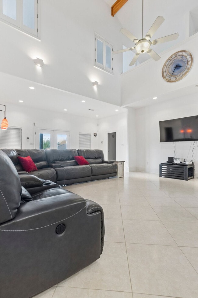 Building Photo - 4166 Old Lazy River Rd