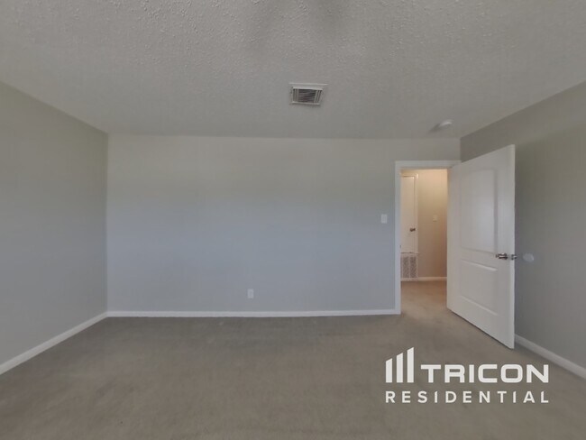 Building Photo - 5930 Encanto Point Dr