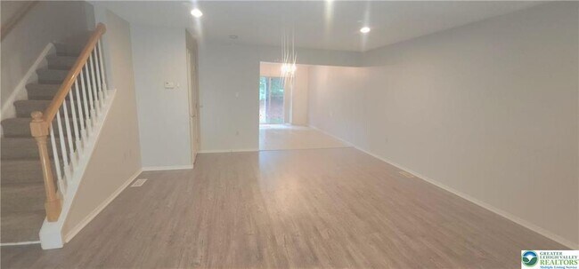 Building Photo - 1600 Greystone Cir