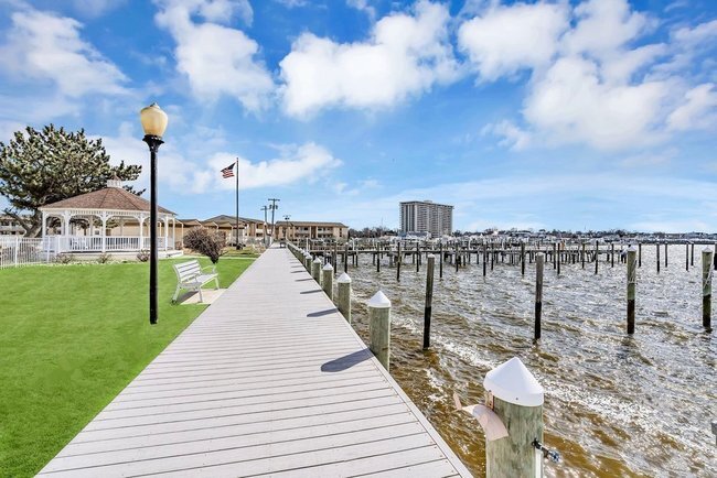 Building Photo - 113 Wharfside Dr