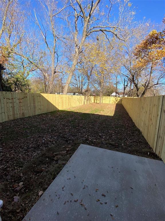 Building Photo - 129 E Bond St