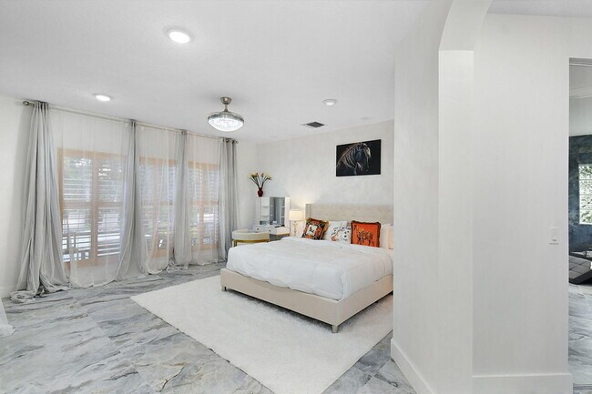 Building Photo - 15700 Carrera Ln