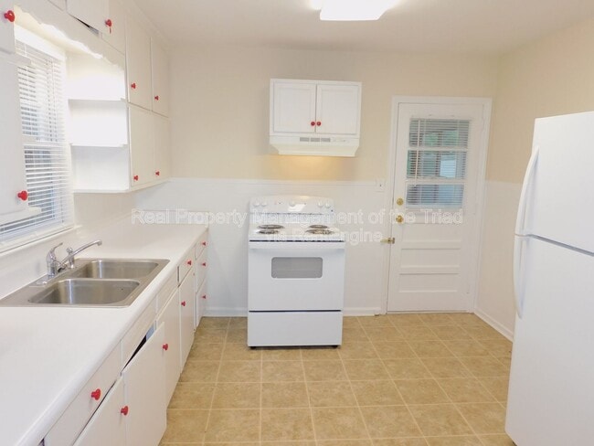 Building Photo - 3407 Derby Pl