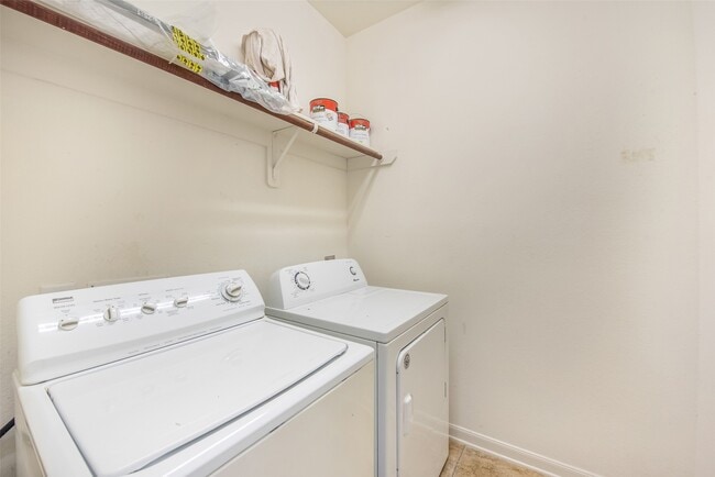 Building Photo - 204 Echo Brook Ln