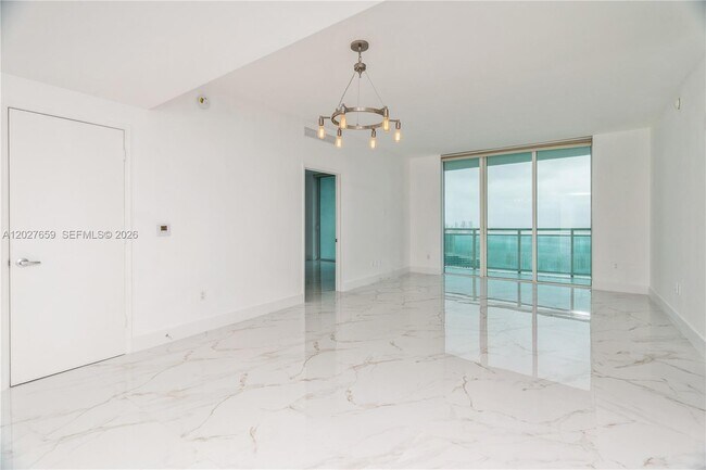 Building Photo - 951 Brickell Ave
