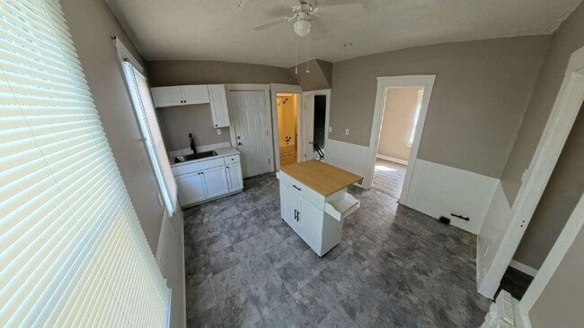 Building Photo - READY NOW - Three Bedroom Single Family Home!