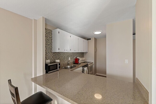 Building Photo - 19 S 1st St