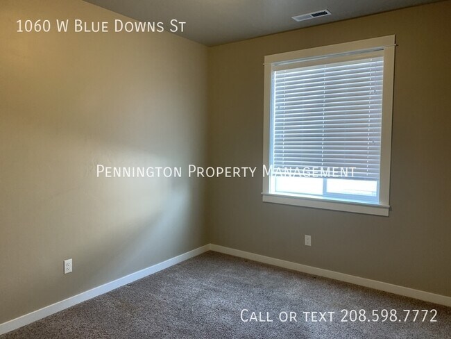 Building Photo - 1060 W Blue Downs St