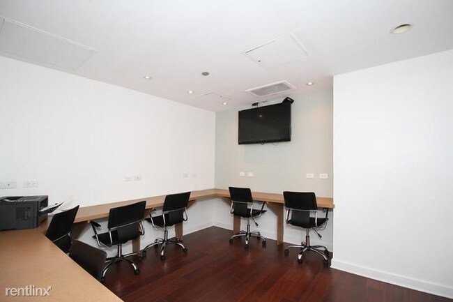 Building Photo - 1133 N Dearborn St