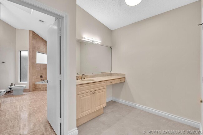 Building Photo - 22595 Esplanada Cir