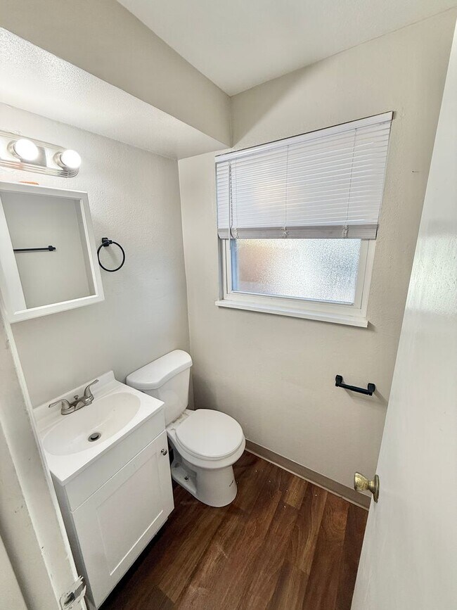 Building Photo - 1209 Delaware Dr