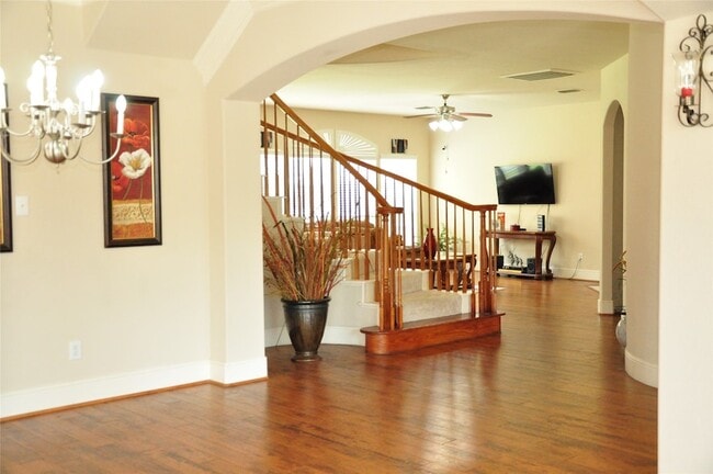 Building Photo - 1312 Valley Vista Dr