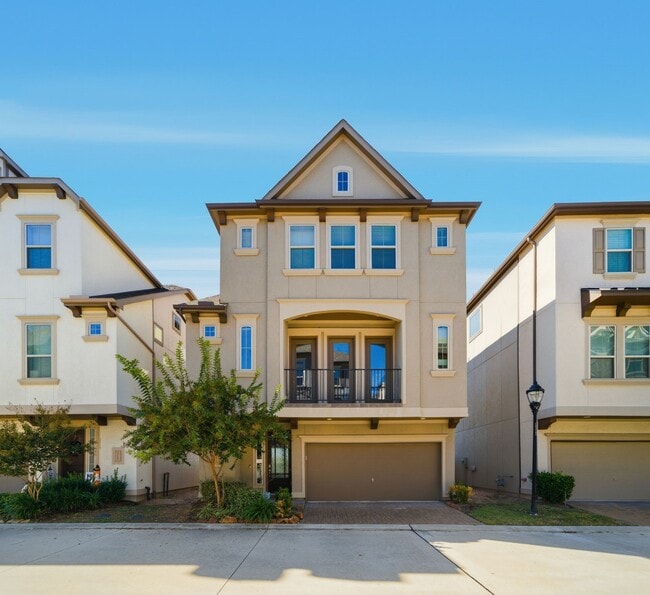 Building Photo - 4011 Centre Glen Dr