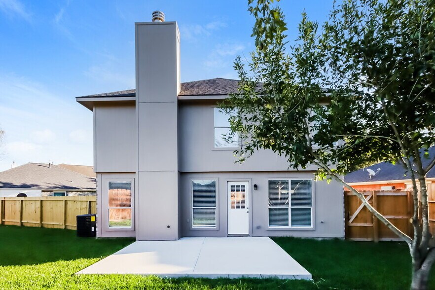 Building Photo - 18407 Heartland Ct