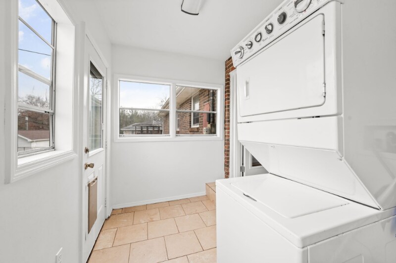 Building Photo - 504 Continental Dr