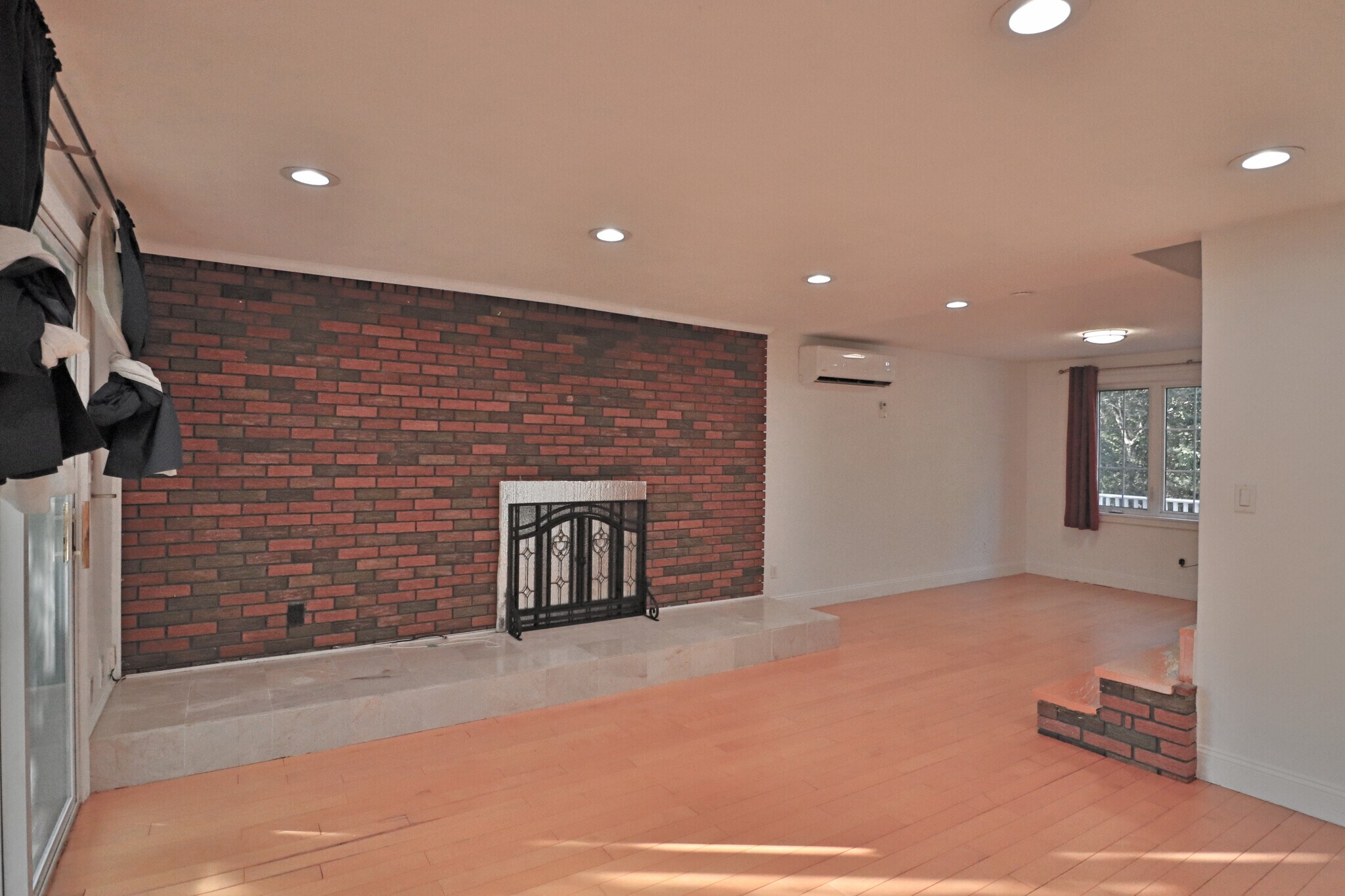 Building Photo - 95 Pierce St
