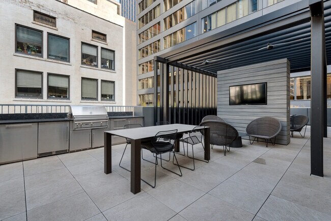 Building Photo - 19 S LaSalle St