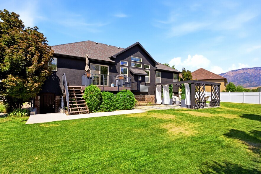 Building Photo - 3016 N 3325 W