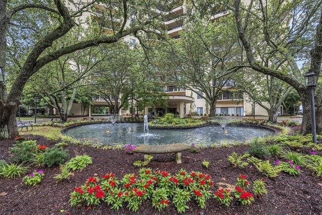 Building Photo - 6666 Brookmont Terrace