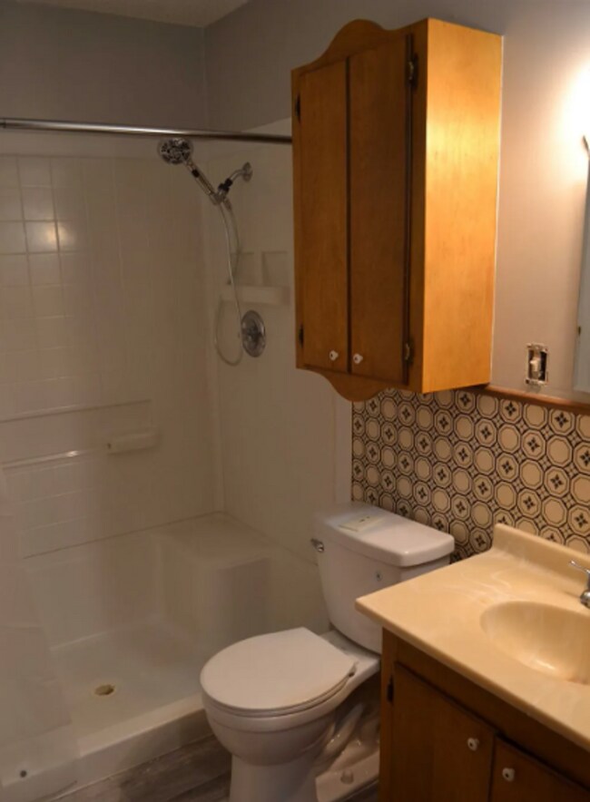 Building Photo - Don't miss out on this beautiful home!