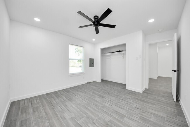Building Photo - 2796 Harrison Rd