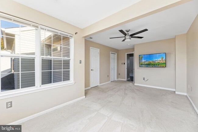 Building Photo - 3343 Cape May Ct