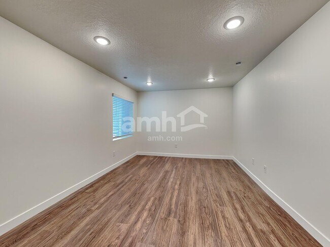 Building Photo - 3572 N Annabell St