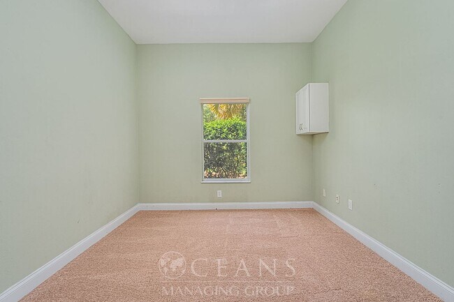 Building Photo - Spacious 4 Bedroom Pool Home in Ormond Lakes