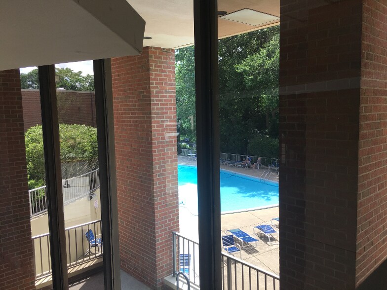 Building Photo - 111 Perkins St