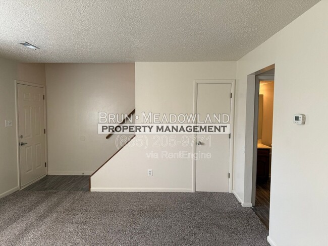 Building Photo - 8676 Tervada Dr