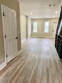 Building Photo - 2306 N Myrtlewood St