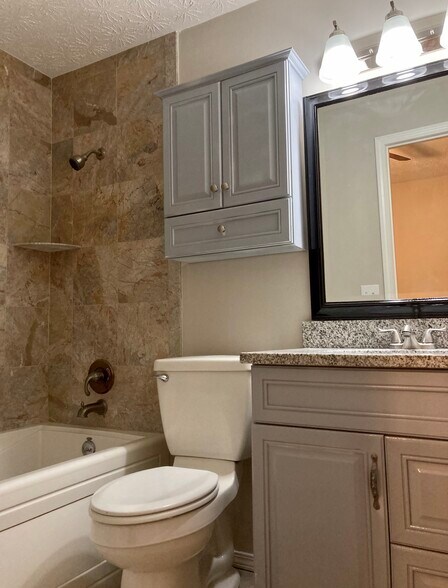 Building Photo - 1502 Queen Anne Ct