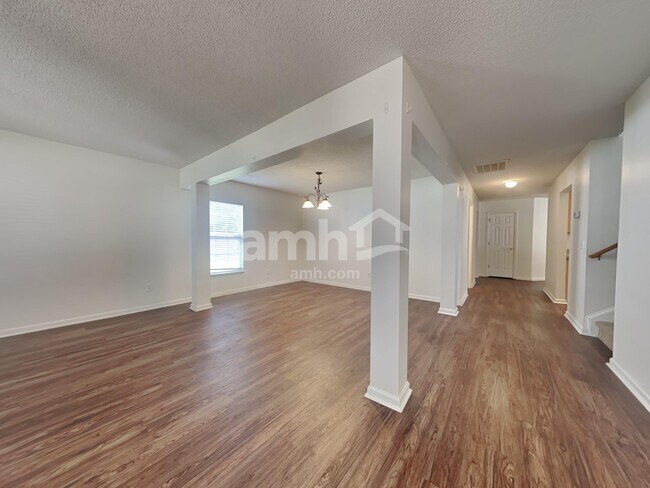 Building Photo - 4987 Harthill Ave