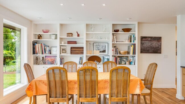 Building Photo - 13006 NE 149th St