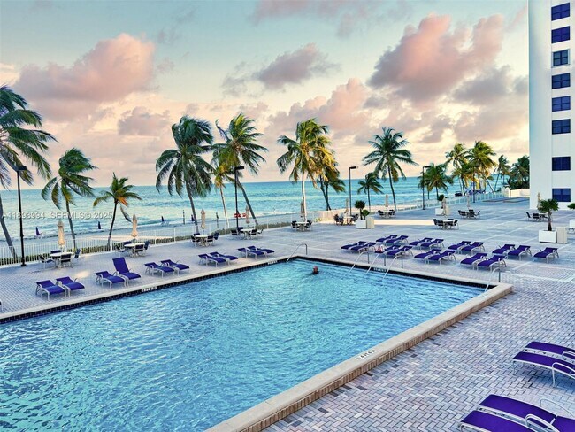 Building Photo - 2101 S Ocean Dr