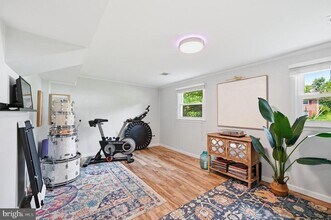 Building Photo - 6426 Carriage Dr