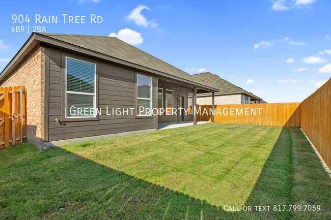 Building Photo - 904 Raintree Rd