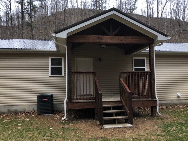 Building Photo - 292 Preston Road APT 2