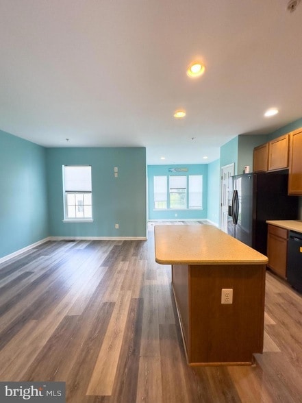 Building Photo - 46055 Gooseneck Dr