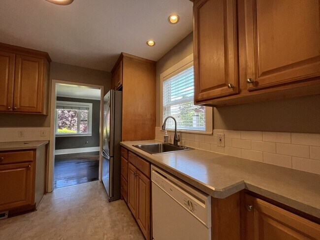 Building Photo - Charming Classic Two-Bedroom Portland Home with Bright Living Spaces, Updated Kitchen & Bonus Bas...