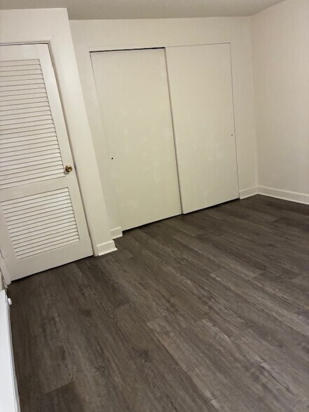 Building Photo - 5808 Stieren Dr