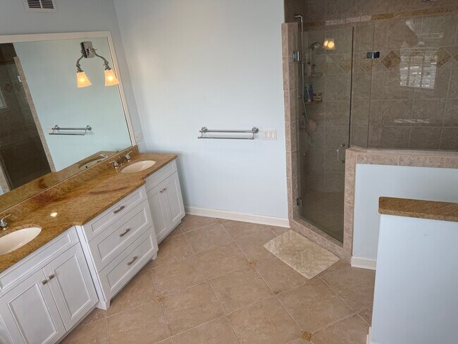 Building Photo - 136 Inlet Point Dr