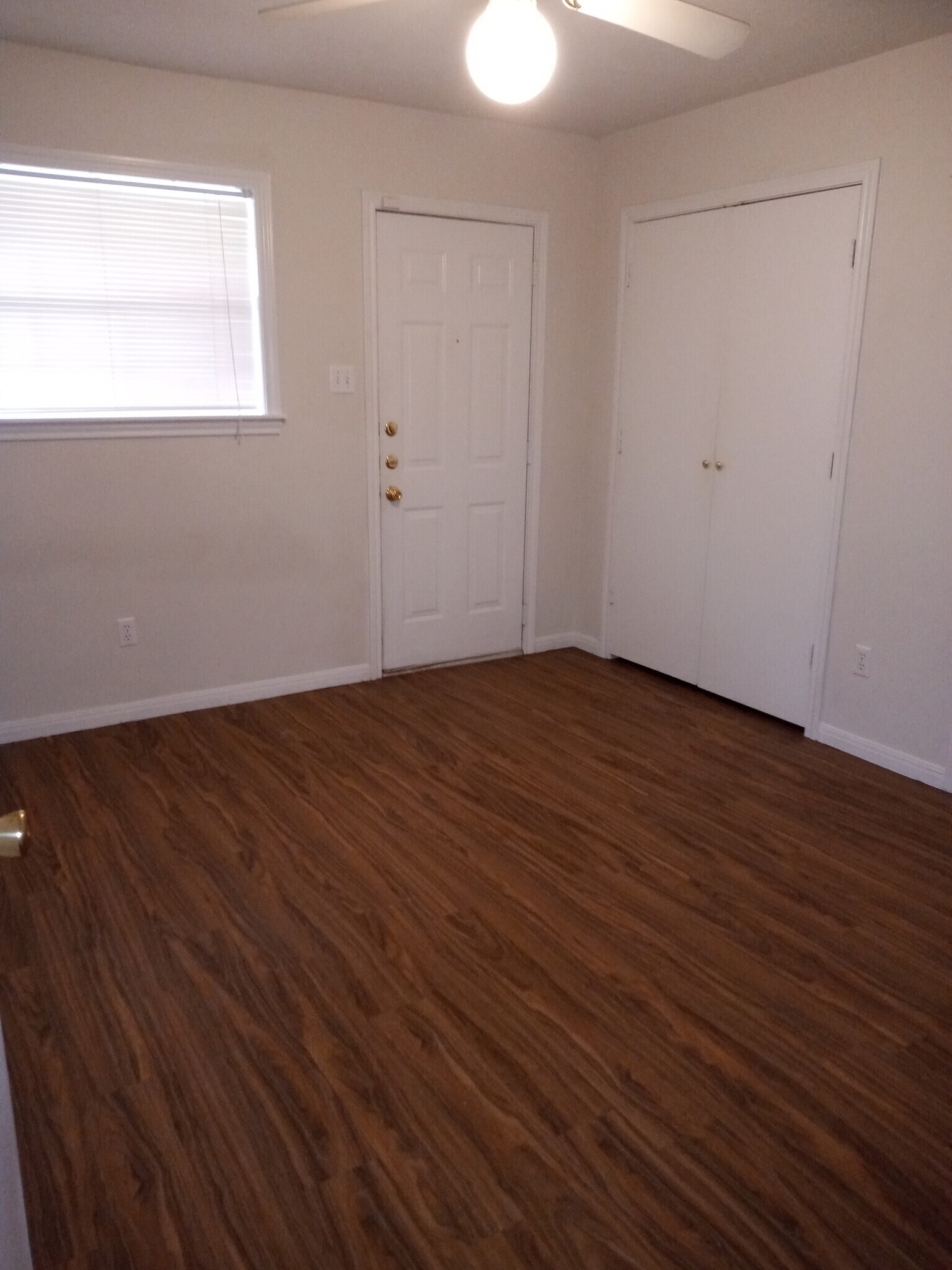 Building Photo - 1210 webhollow Cir