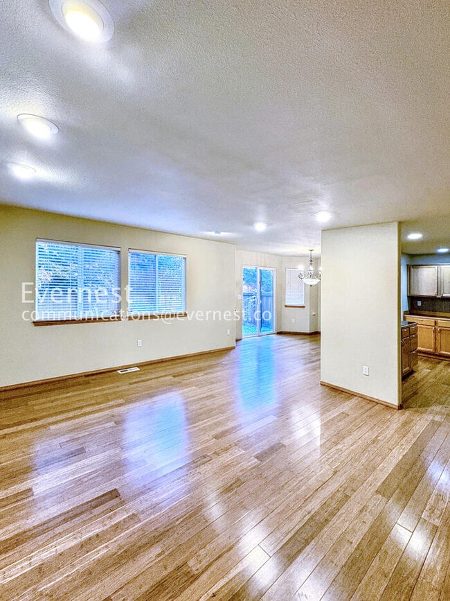 Building Photo - 11827 2nd St SE