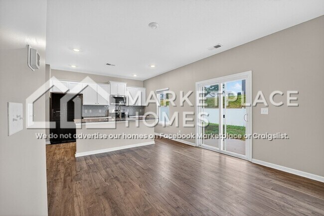 Building Photo - 559 Cliff St