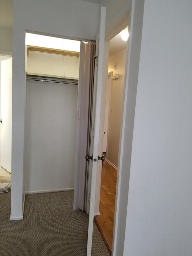 Building Photo - 333 Jefferson Ct