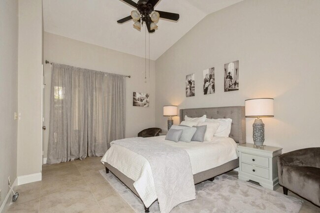 Building Photo - 4485 Carambola Cir S