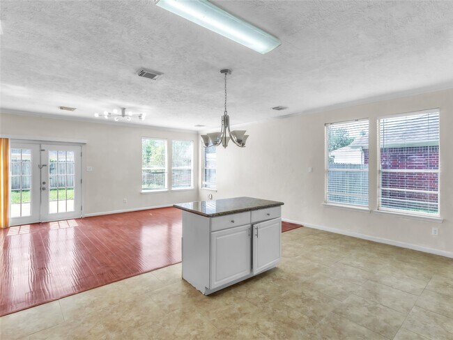 Building Photo - 14811 Stocklin Ct