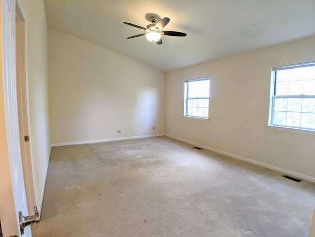 Building Photo - 48 King Dr