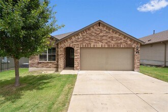 Building Photo - 116 Miles Dr